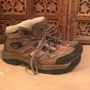 RedHead Hiking Boots 🥾 🦆